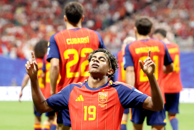 Spain rout Saudi